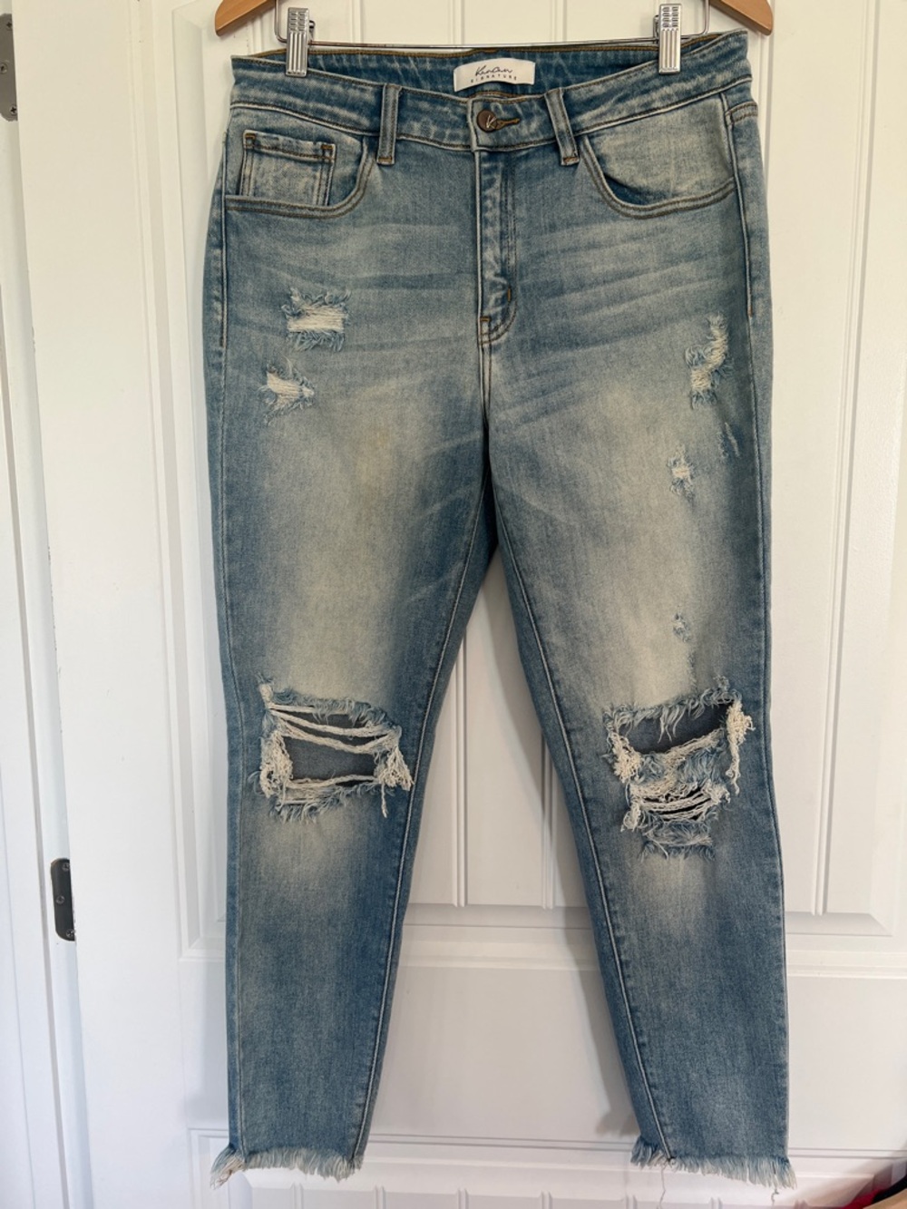 KanCan Signature Curvy Mid-Rise
Jeans